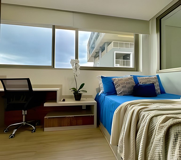 Studio Amplo com Luz Natural I Jardins Alto Padrão