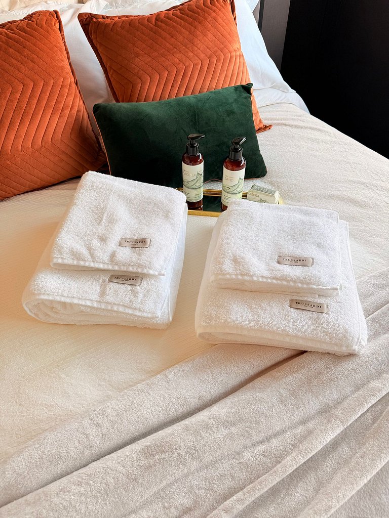 Atmosfera Hachi 1515 I Cama Trussardi & Vista SP