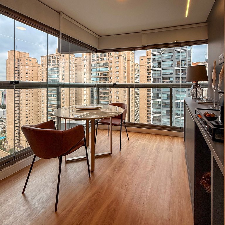 Brooklin Skyline I Quiet Luxury Stay