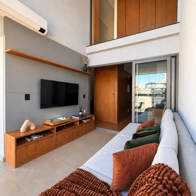 Skyline Oscar FreireI Double Height Duplex